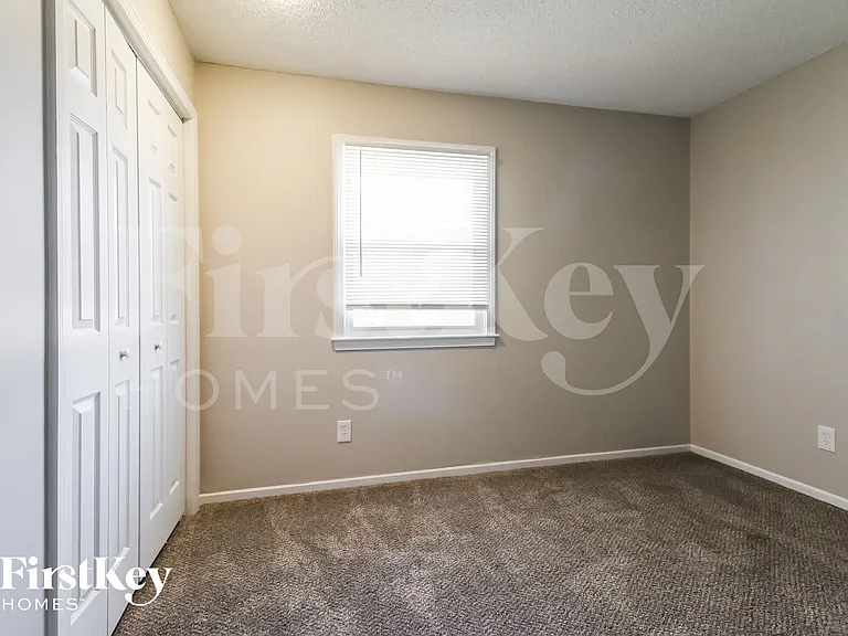 525 Sunset Ln — Photo 10