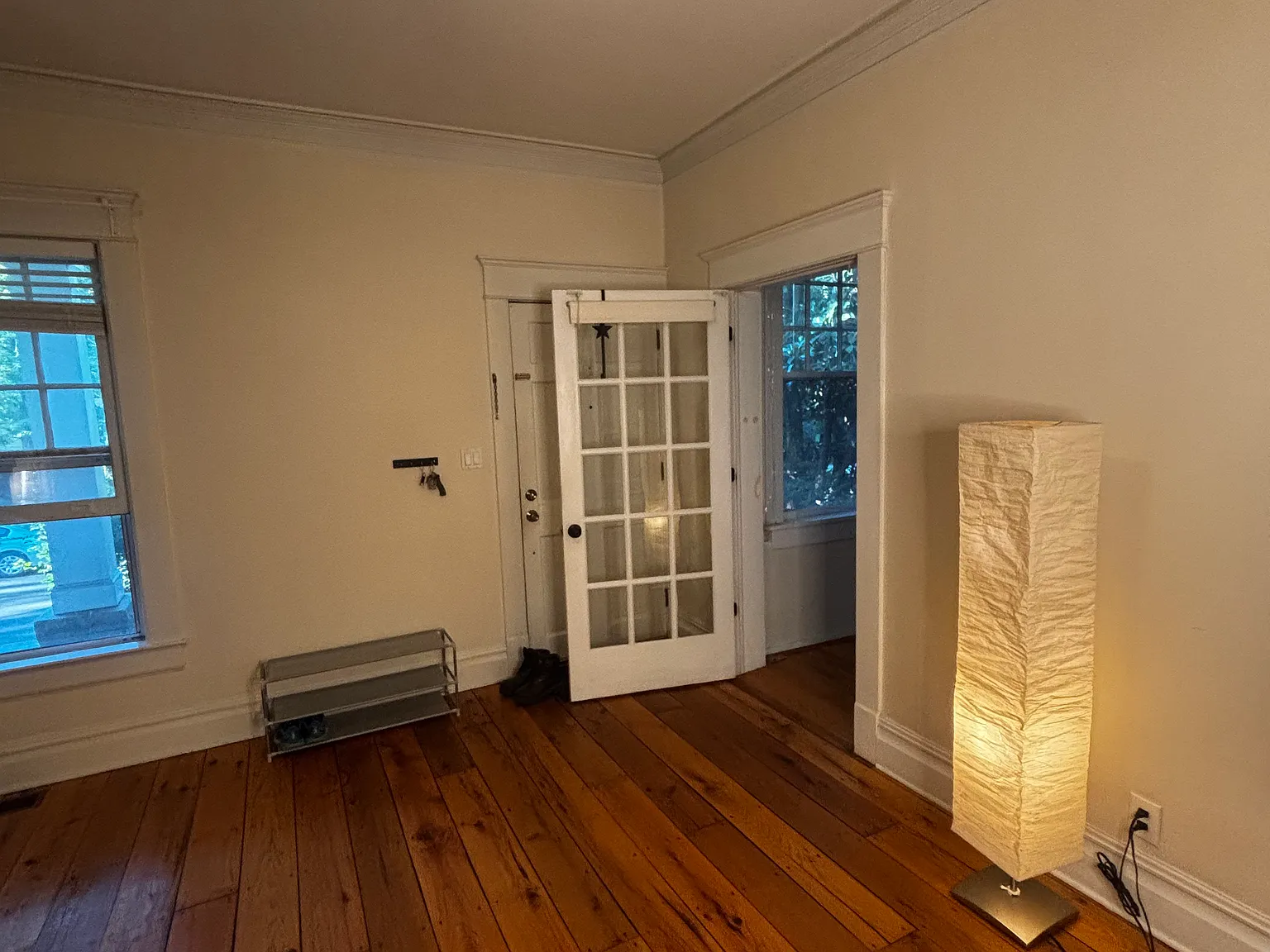 1019 Gloria Ave — Photo 3