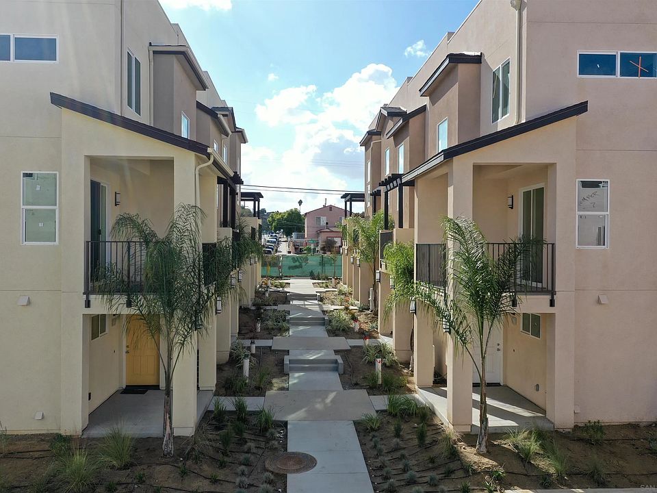 1st image of 463 Creekside Cir