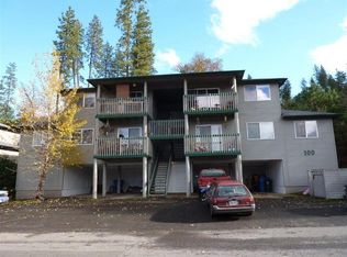 100 Indian Trail Ct, Shady Cove, OR 97539