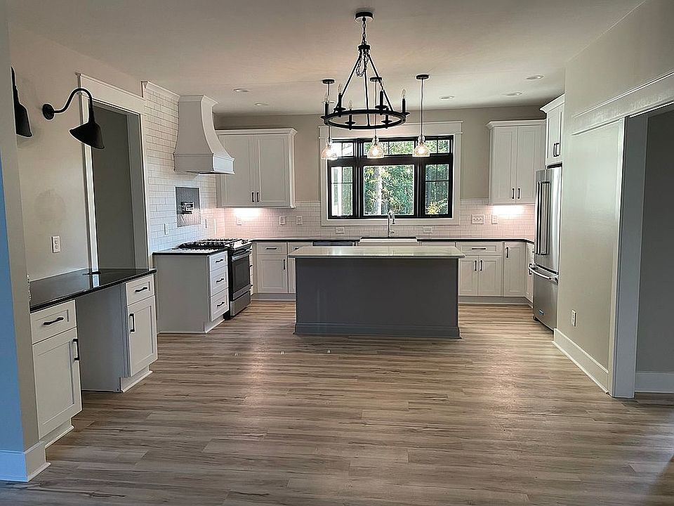 1st image of 170 Nova Farms Rd