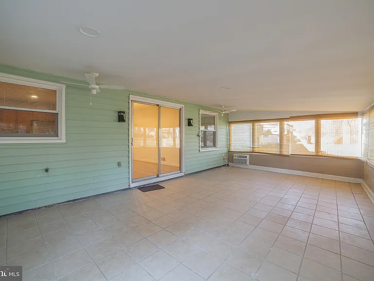 2090 Jason Ct — Photo 7