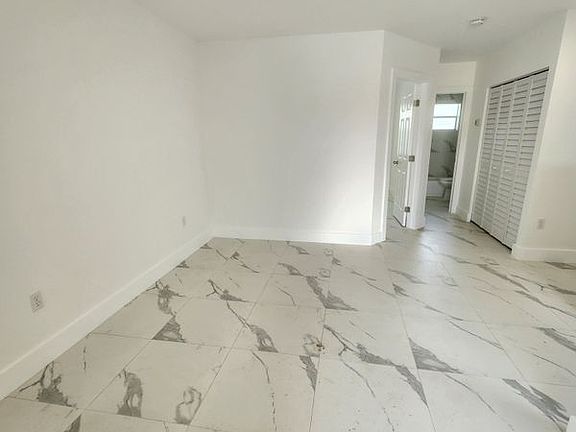 3rd image of 2466 Lincoln St #2