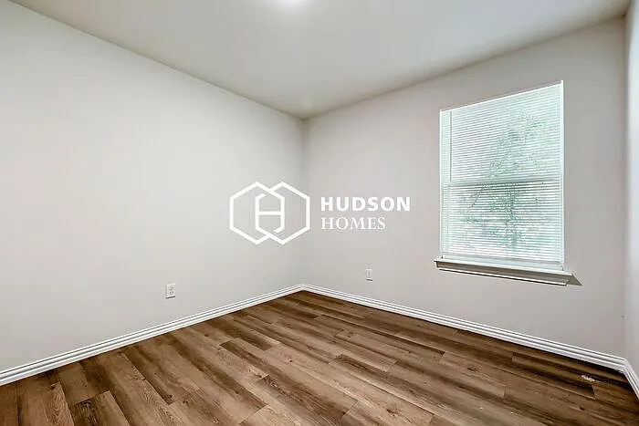 413 Lottie St #A — Photo 9