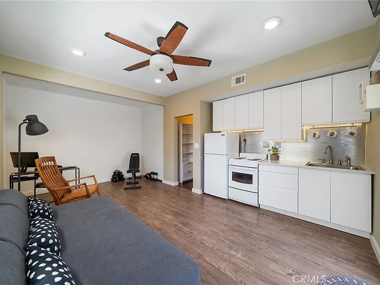 215 Monterey Studio #STUDIO — Photo 4