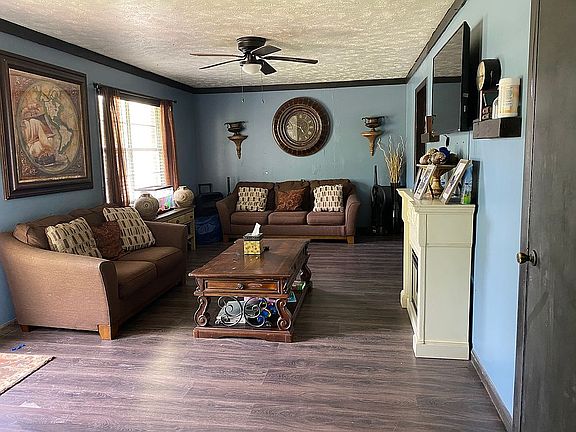 5th image of 609 Green Country Dr