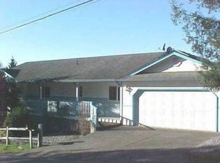 913 7th St, Brookings, OR 97415