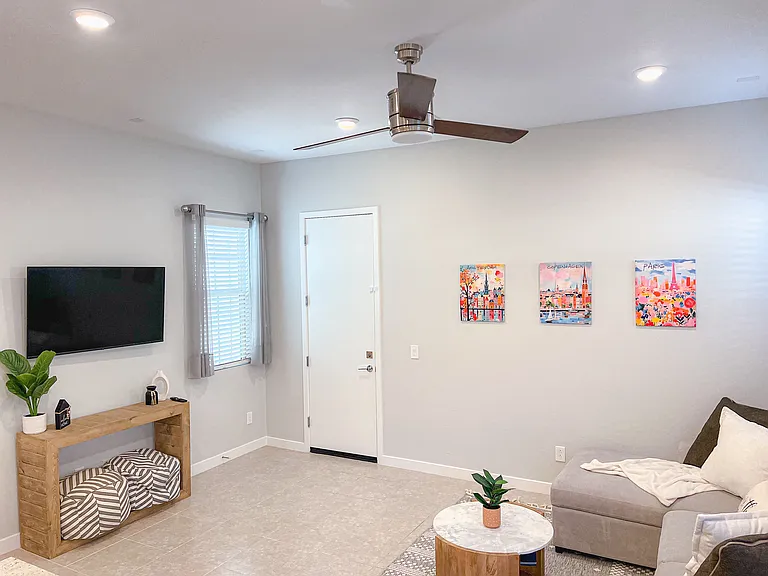 W Heatherbrae Dr — Photo 2