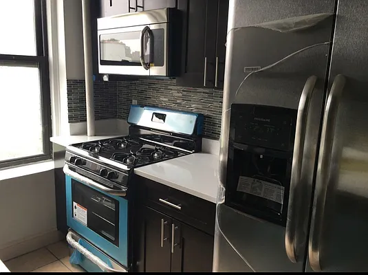 Rented by Metropolis International Realty Inc. | media 25