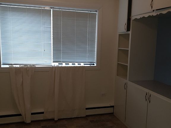 5th image of 4413 51st Ave #104
