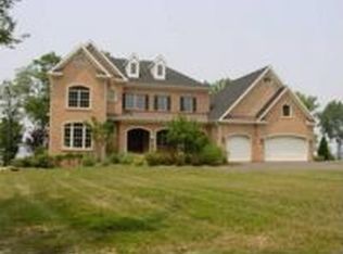 7674 Colonial Beach Rd, Pasadena, MD 21122