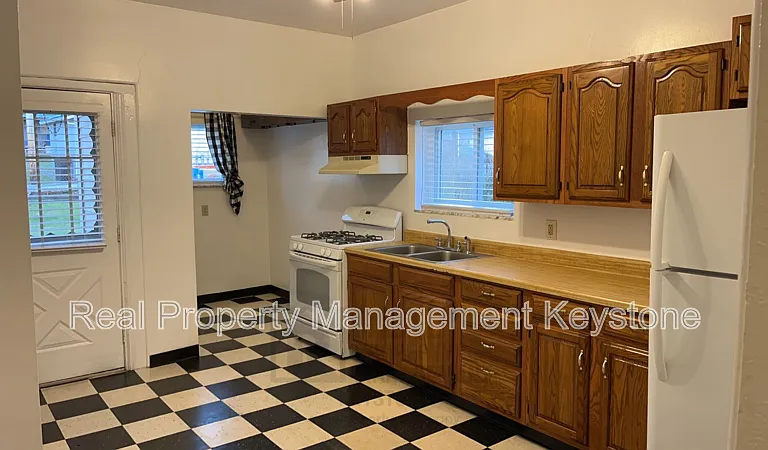 403 Ohio Ave #1 — Photo 6