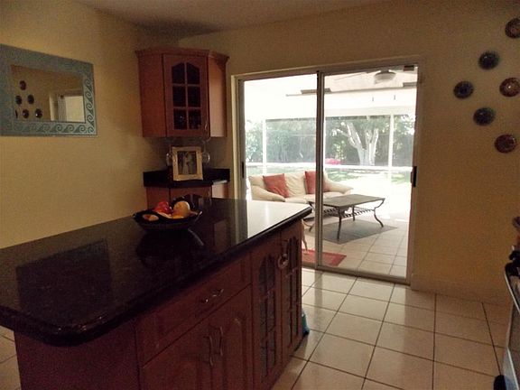 4th image of 5664 Priscilla Ln