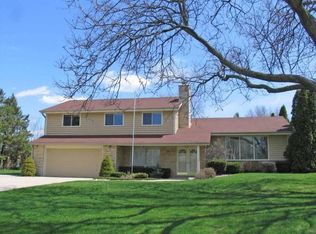 17780 Mierow Ct, Brookfield, WI 53045