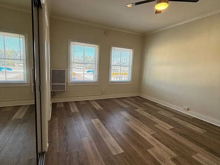 3441 W 2nd St — Photo 17