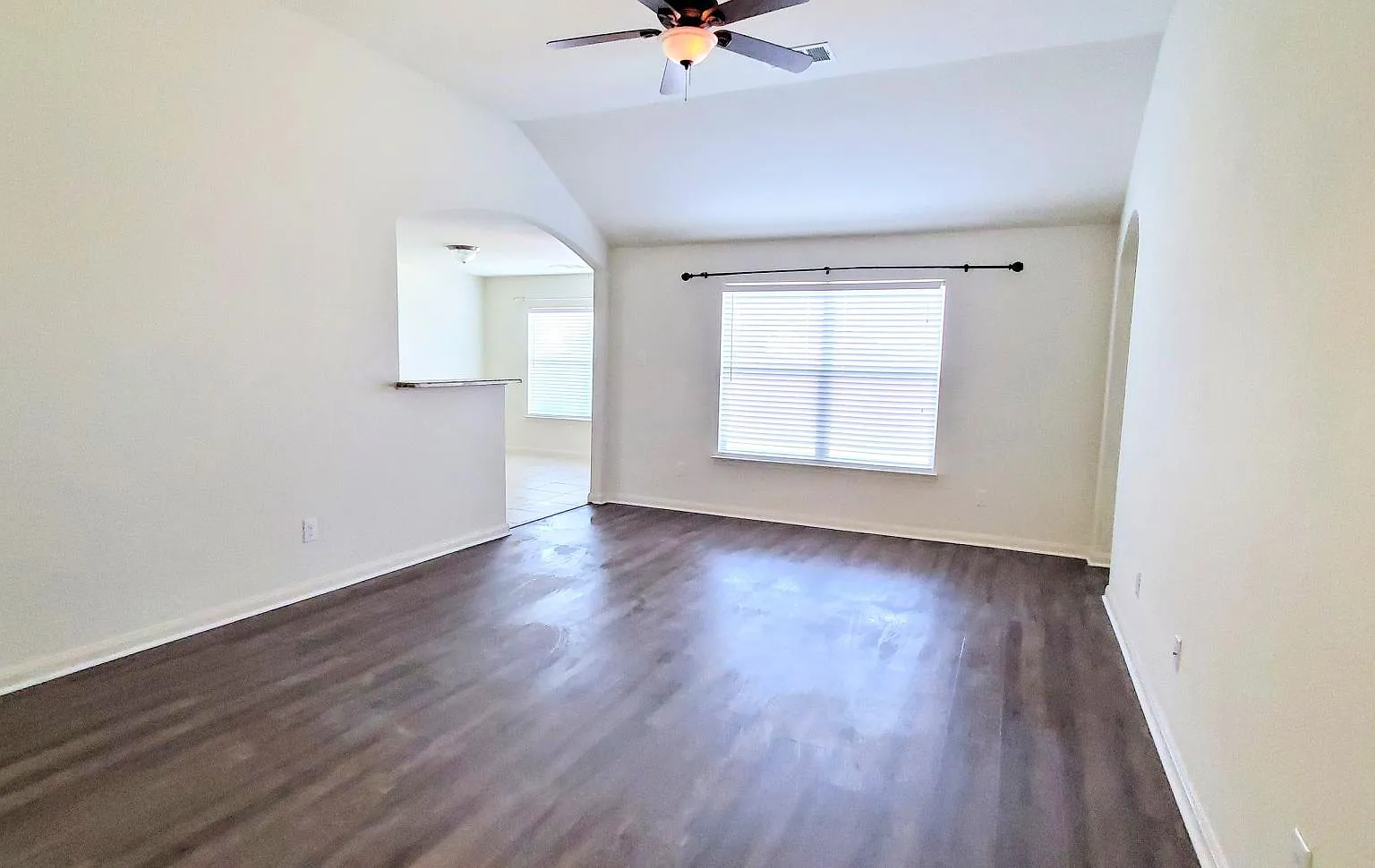 3 bed, 1625 sqft, $1,850 — Photo 2