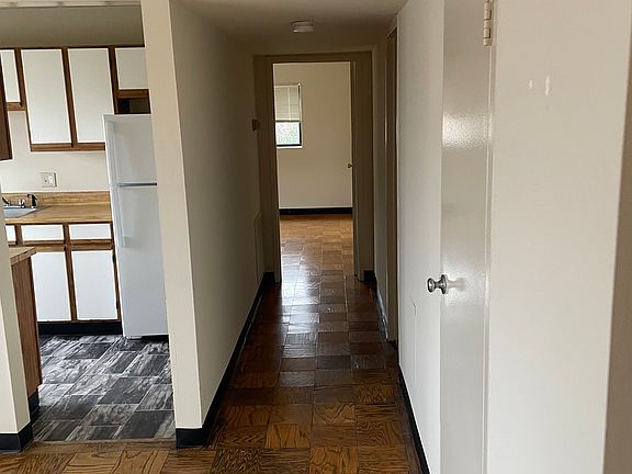 4th image of 4745 21st St N APT B9