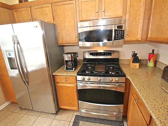 4th image of 14325 W Lenox Dr