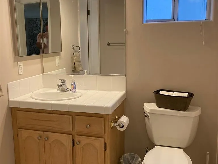 1050 Carousel Rd — Photo 23