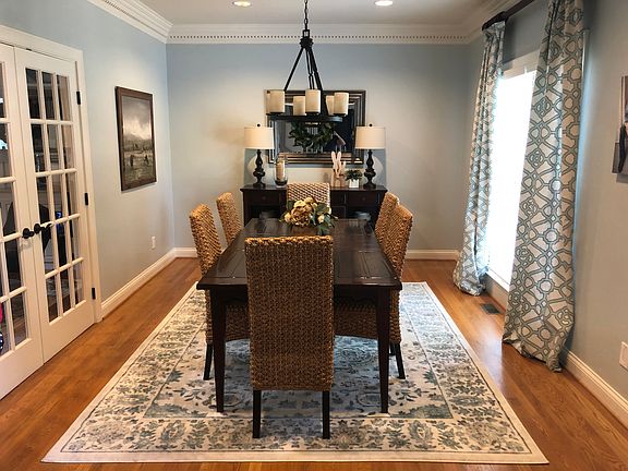 3rd image of 4016 Peppertree Dr