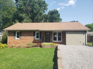 10 Lambert Dr, Mount Carmel, IL 62863