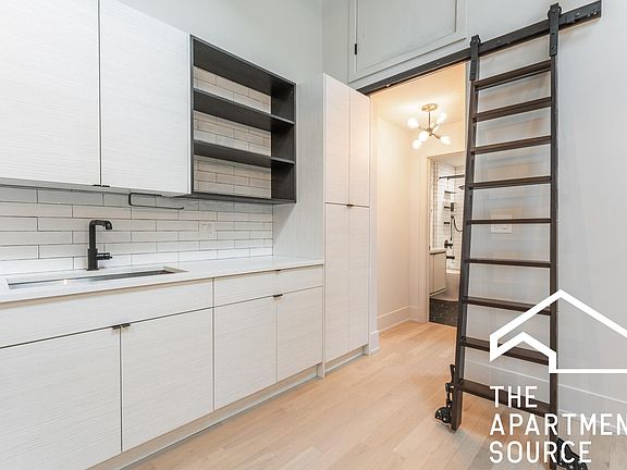 4th image of 3059 W Logan Blvd #5