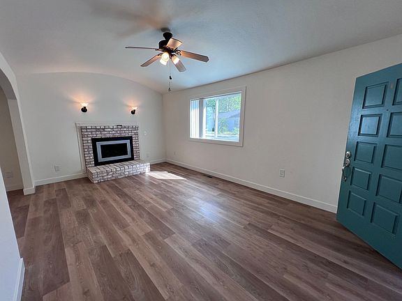 5th image of 1829 Burnett Way