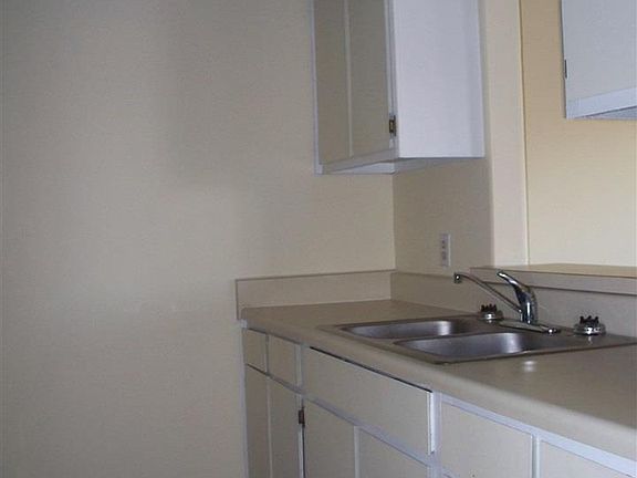 4th image of 135 Hillview Dr APT 104