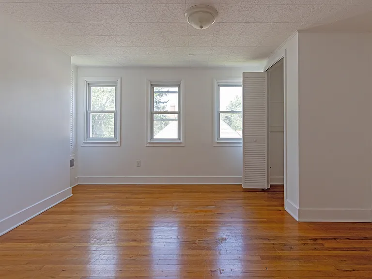 8B Myer Ln — Photo 15