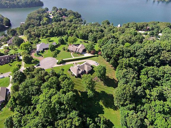 4th image of 920 Point Harbour Dr