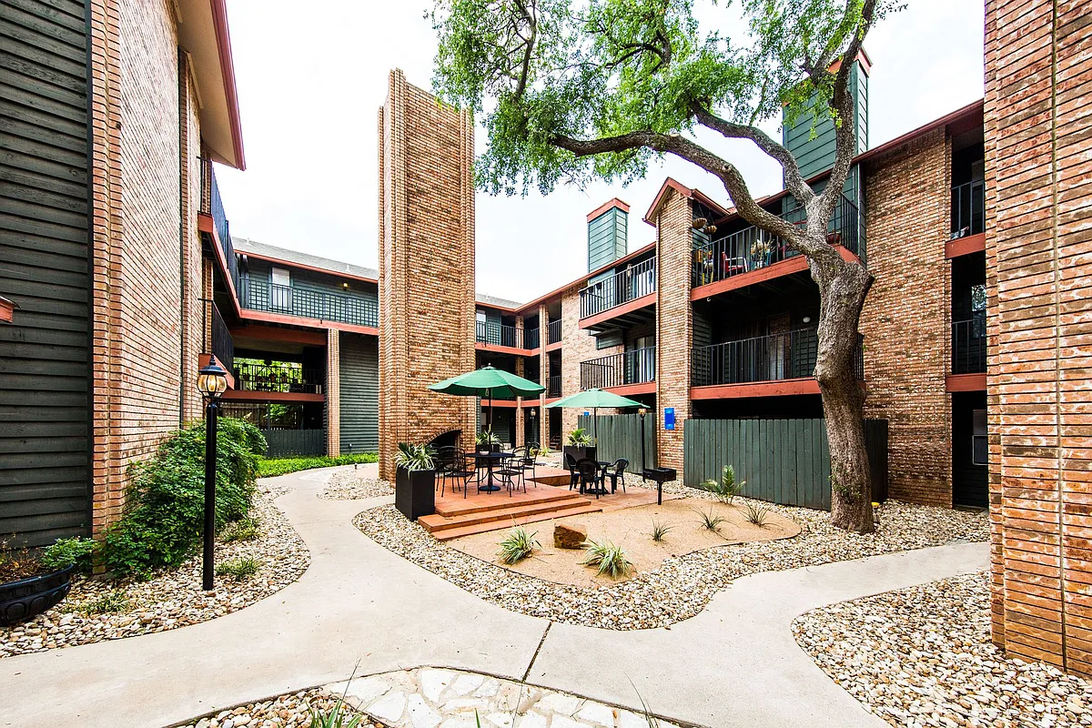 Building Photo - Chimney Park Apartments