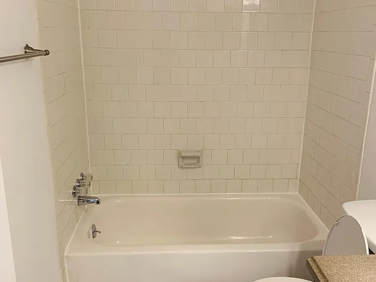3100 S Manchester St #9 — Photo 16