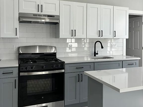2nd image of 352-354 S 10th St #1