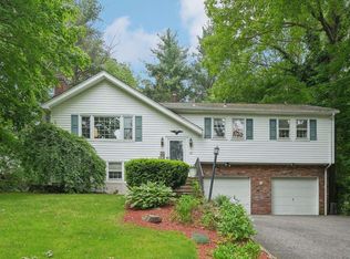 56 Bradrick Ln, West Milford, NJ