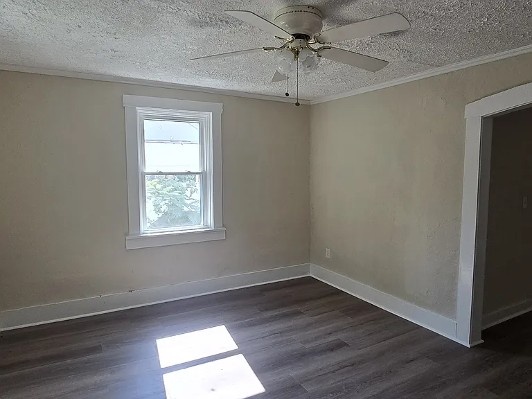 1011 Adair St — Photo 2