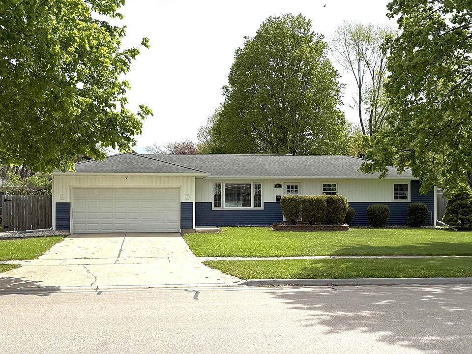1st image of 1614 N Sumac Dr