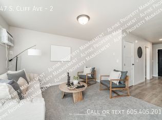 447 S Cliff Ave #2, Harrisburg, SD 57032