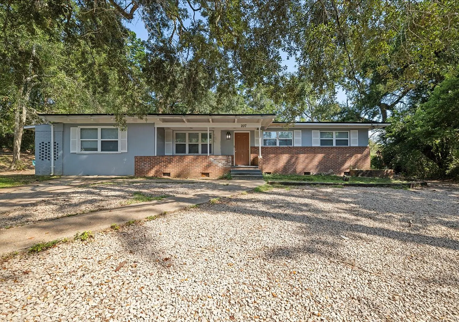 Why rent an apartment, when you can live in a house? Now Available for August 2026! — Photo 1