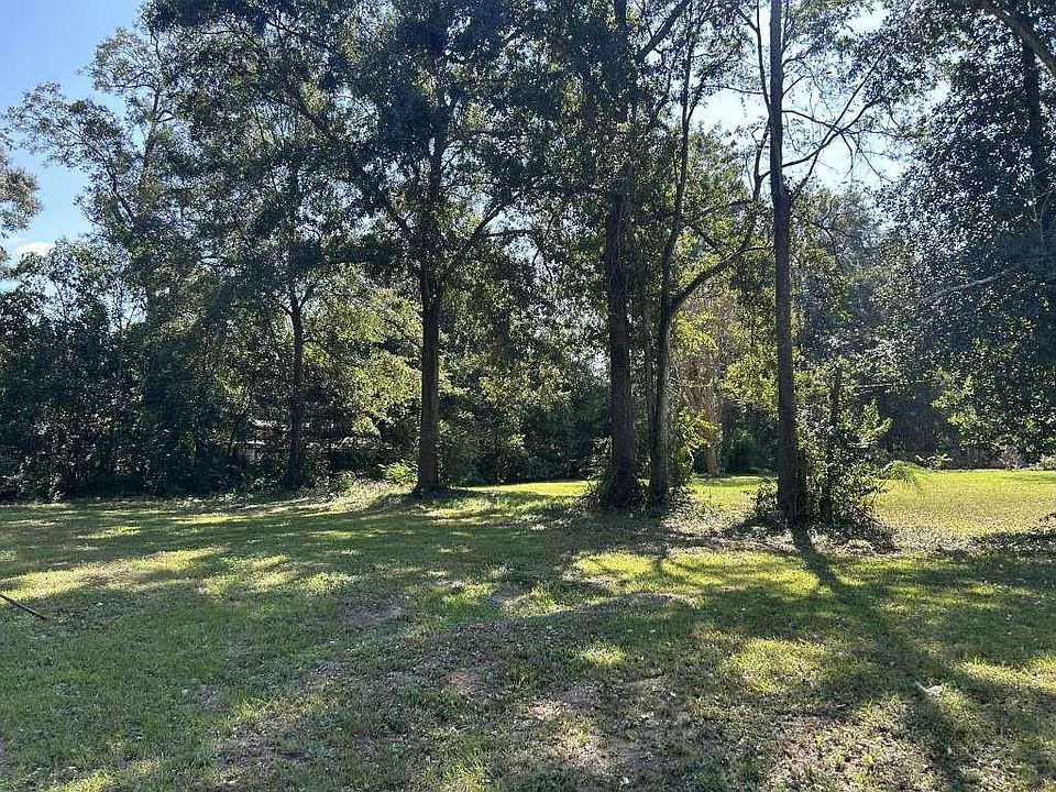 2nd image of 868 S Main St