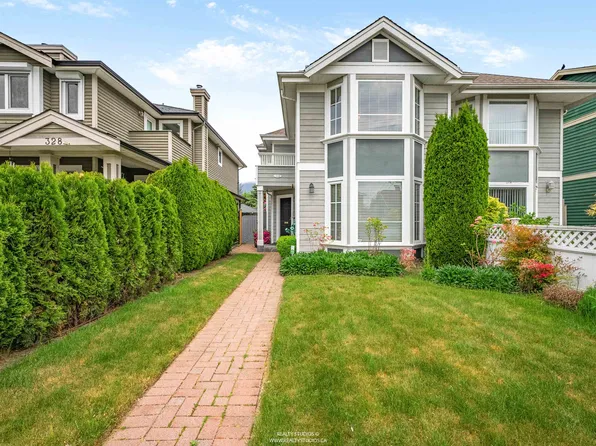 332 E 12th St, North Vancouver, BC V7L 2J9