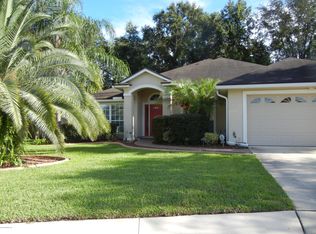 5466 London Lake Dr, Jacksonville, FL 32258