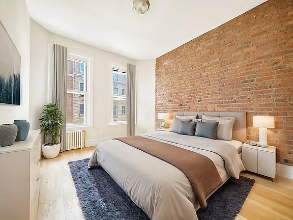3rd image of 207 W 10th St APT 2A