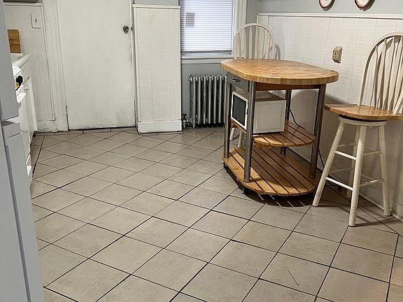4th image of 171 Beech St #B