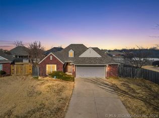 10311 E 97th Ct N, Owasso, OK 74055