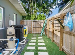 700 NE 21st Dr, Fort Lauderdale, FL 33305