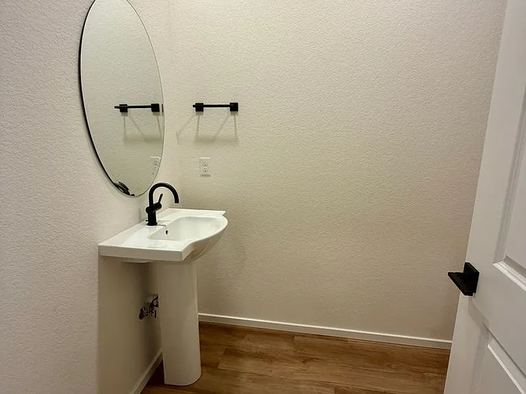 716 Galloway Dr — Photo 10