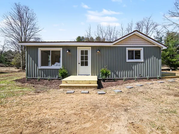 7745 Carlson Ct, Montague, MI 49437