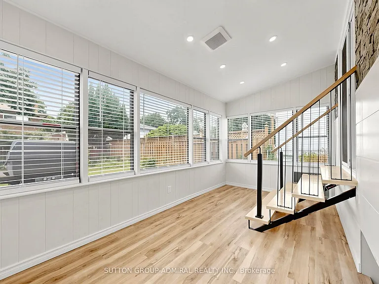 27 Patricia Dr — Photo 16