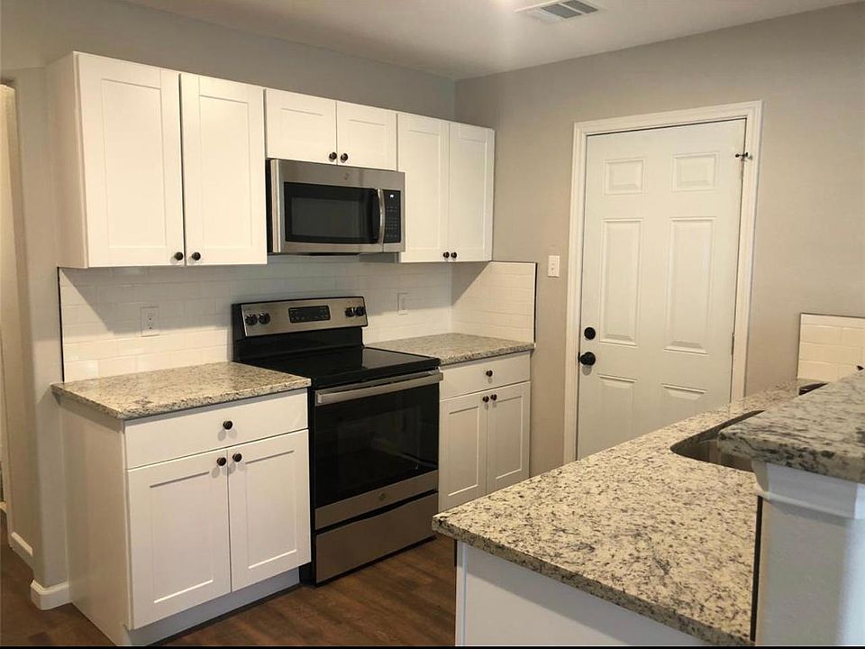 1st image of 501 NE 19th St #503