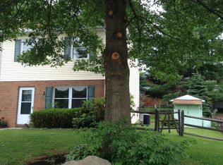 24 Hillside Ct, Westminster, MD 21157